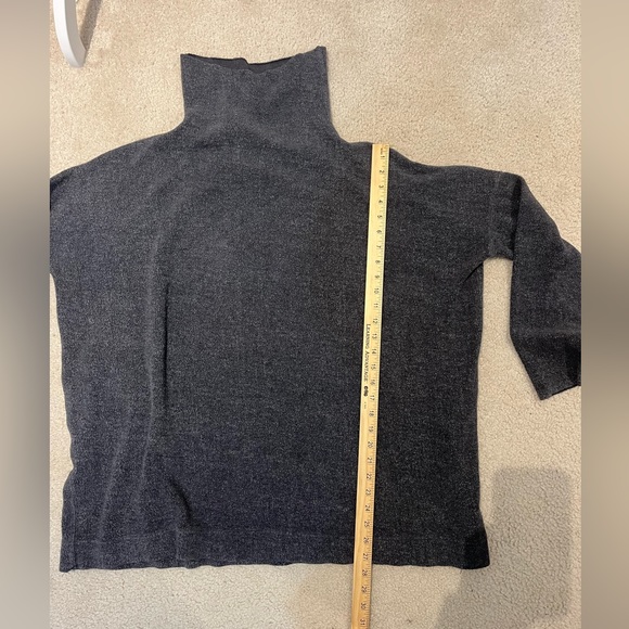 Free People Oversized Gray Slouchy Sweater Size Small turtleneck - Picture 7 of 8